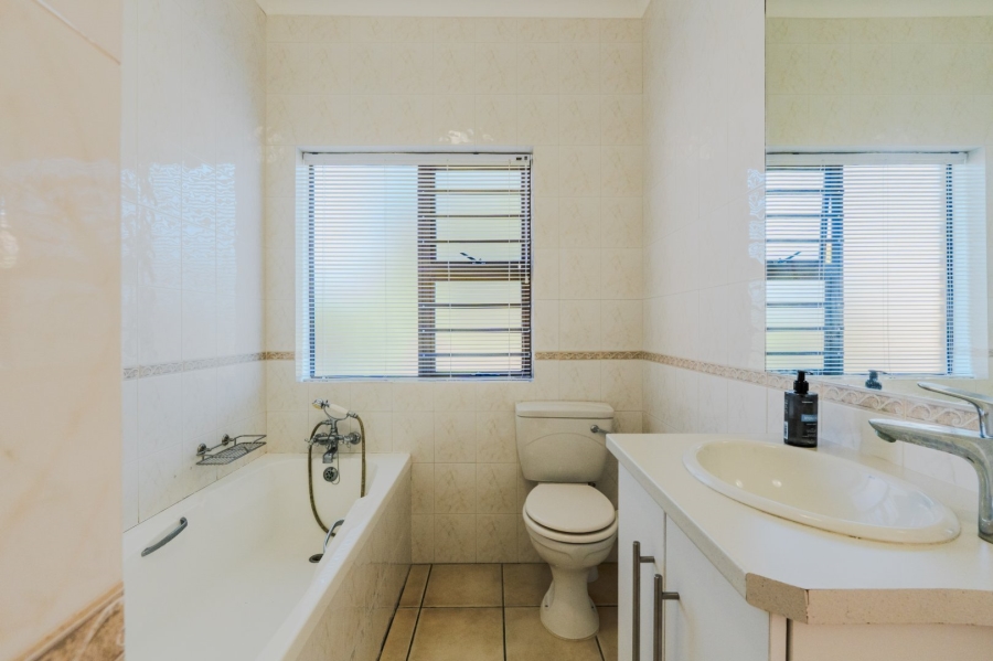 4 Bedroom Property for Sale in Stilbaai Wes Western Cape